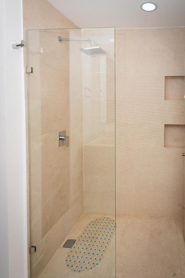 Aloja Oceanview In The Hotel Zone Cancun Exterior photo